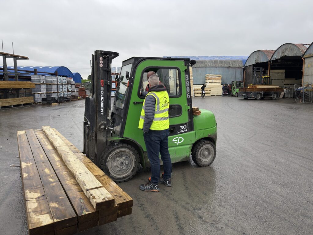 Clearlift EP Forklift in yard lifting timber Clearlift EP Forklift in yard lifting timber